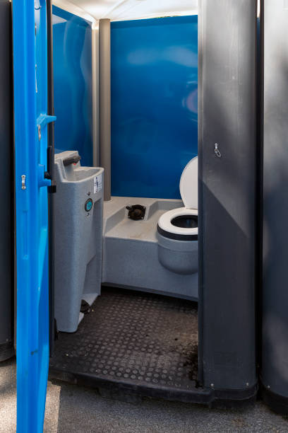 Best Luxury portable toilet rental  in Muttontown, NY